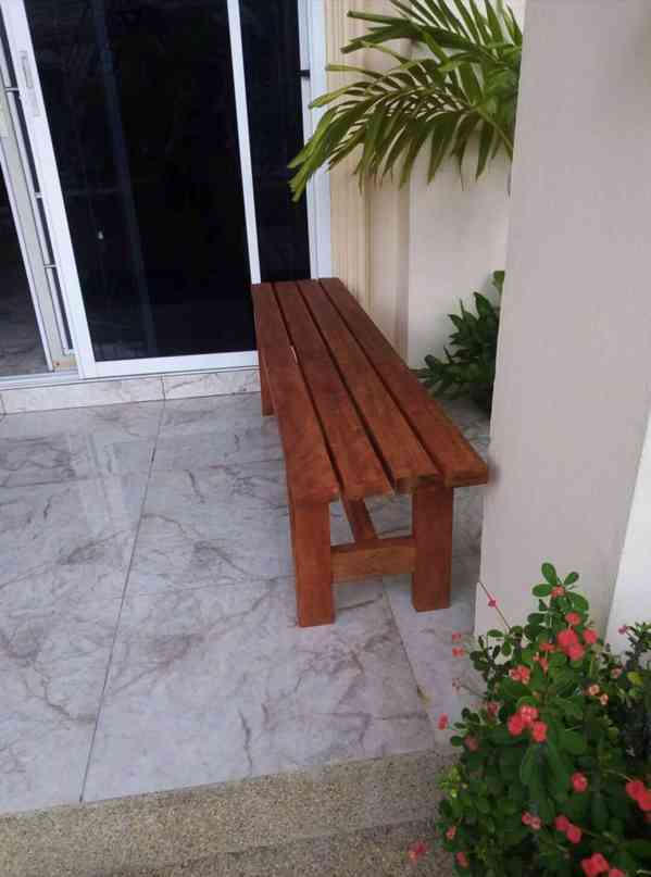 Nabízím k odběru dřevěné lavice z exotického tvrdého dřeva - foto 2