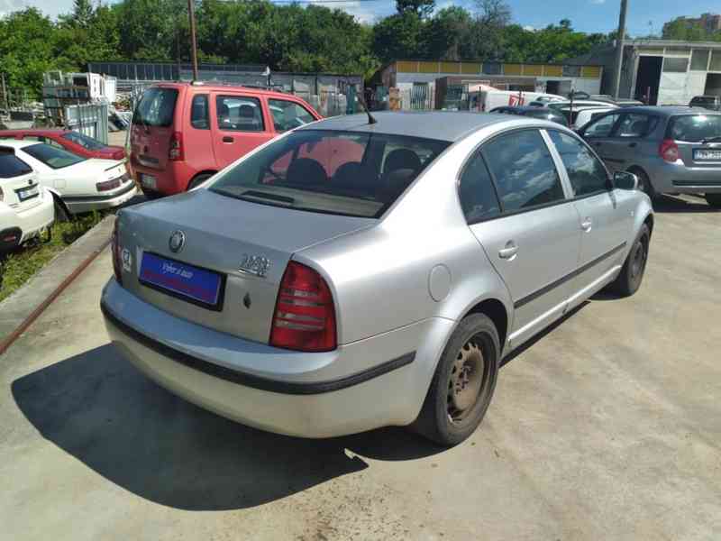 ŠKODA SUPERB 2.0 i 85kW ČR,2.MAJITEL-BENZÍN - foto 6