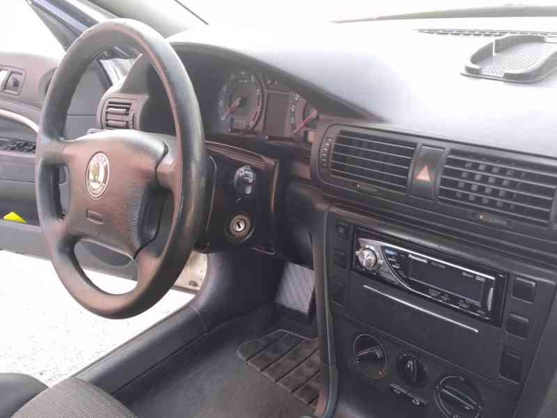 ŠKODA SUPERB 2.0 i 85kW ČR,2.MAJITEL-BENZÍN - foto 16