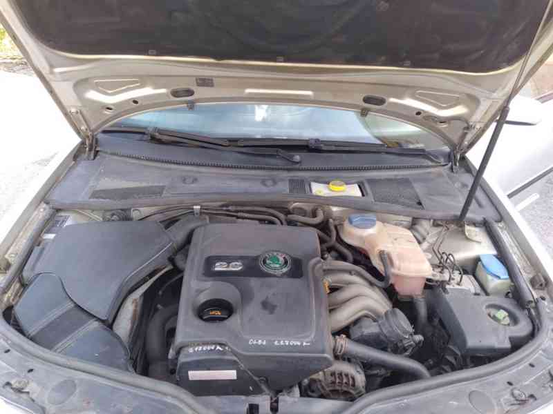 ŠKODA SUPERB 2.0 i 85kW ČR,2.MAJITEL-BENZÍN - foto 24