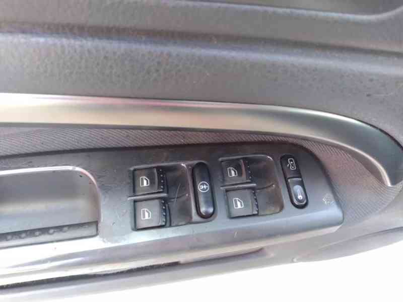 ŠKODA SUPERB 2.0 i 85kW ČR,2.MAJITEL-BENZÍN - foto 20