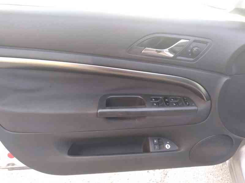 ŠKODA SUPERB 2.0 i 85kW ČR,2.MAJITEL-BENZÍN - foto 26