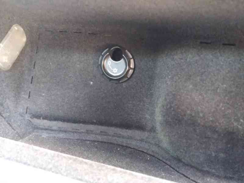 ŠKODA SUPERB 2.0 i 85kW ČR,2.MAJITEL-BENZÍN - foto 22