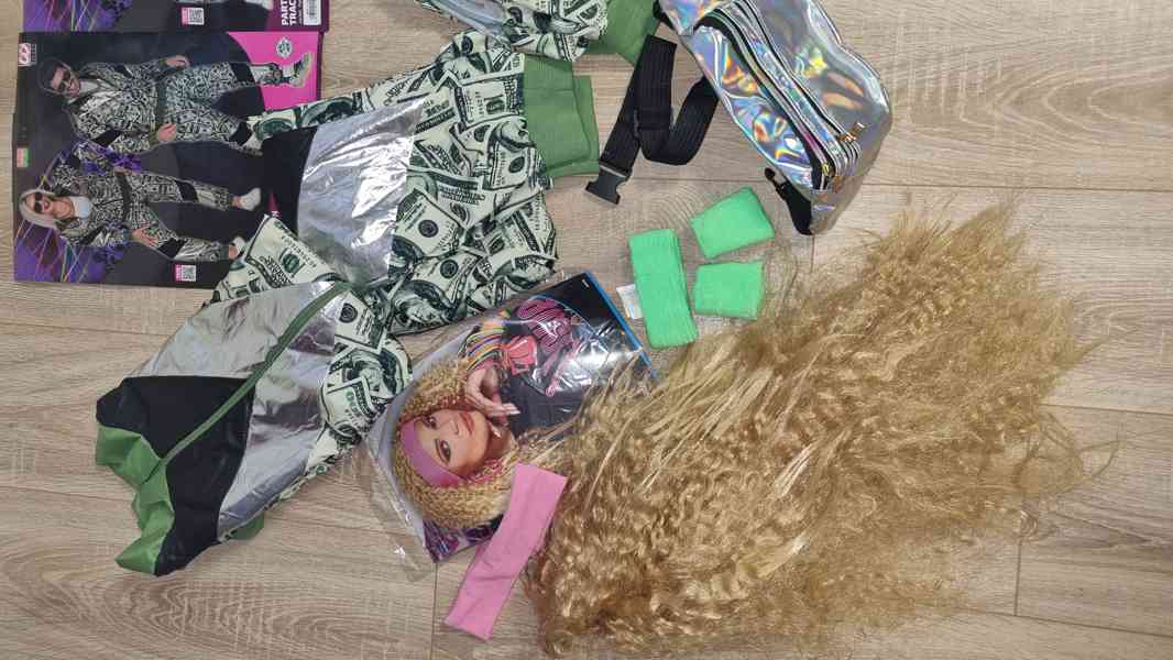 Prodám 2x stylový párový retro kostým velikost M a XL.  - foto 9