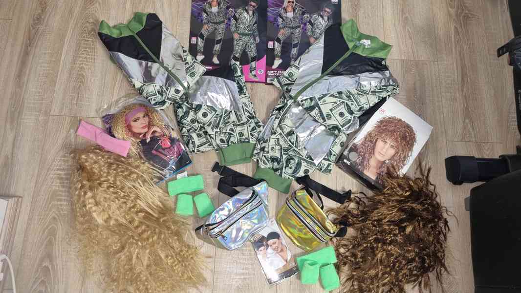 Prodám 2x stylový párový retro kostým velikost M a XL.  - foto 11