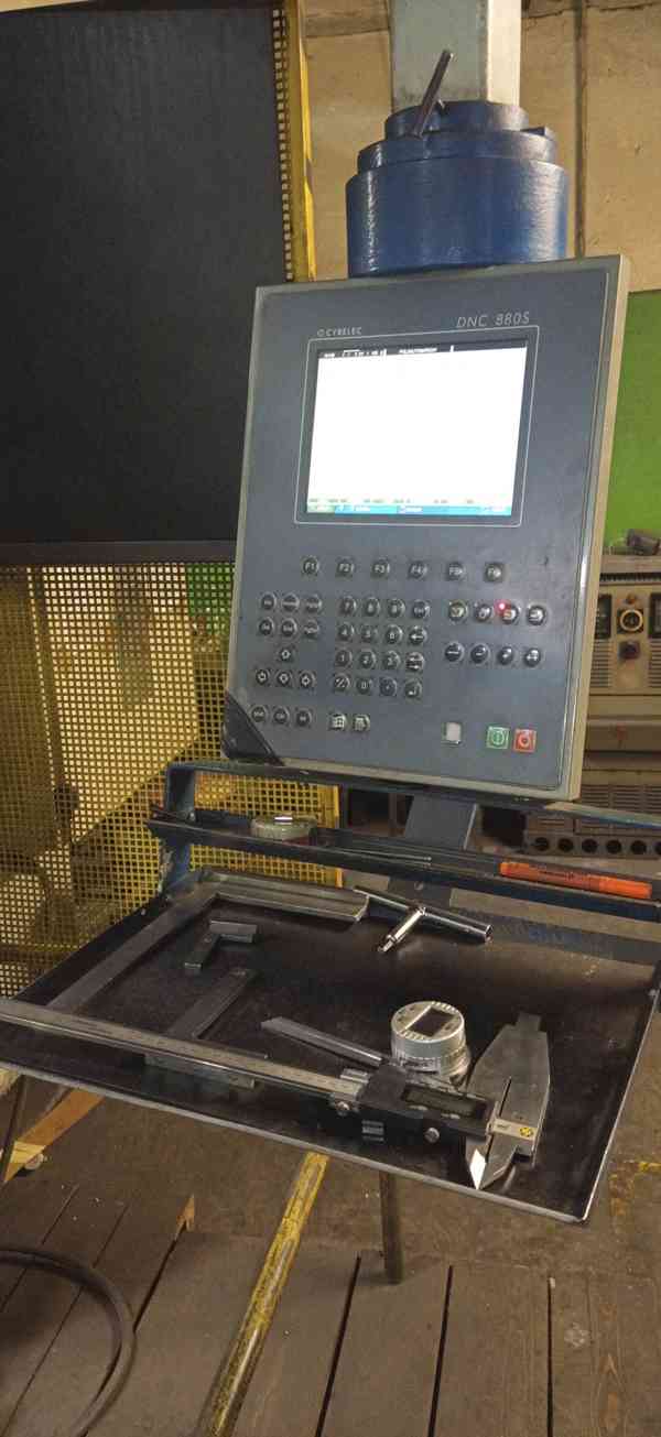 Použitý ohraňovací lis DURMA CNC HAP 30300, r. v. 2000 - foto 5