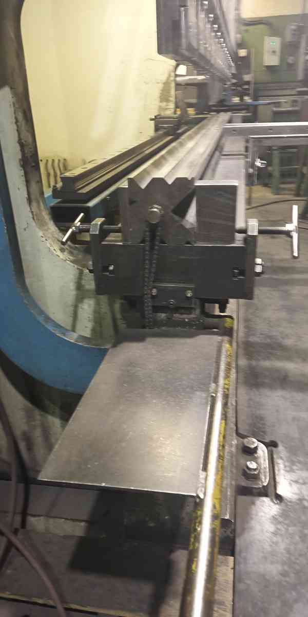 Použitý ohraňovací lis DURMA CNC HAP 30300, r. v. 2000 - foto 3