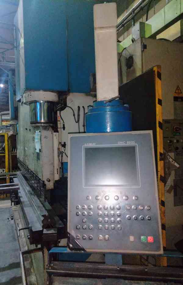 Použitý ohraňovací lis DURMA CNC HAP 30300, r. v. 2000 - foto 4