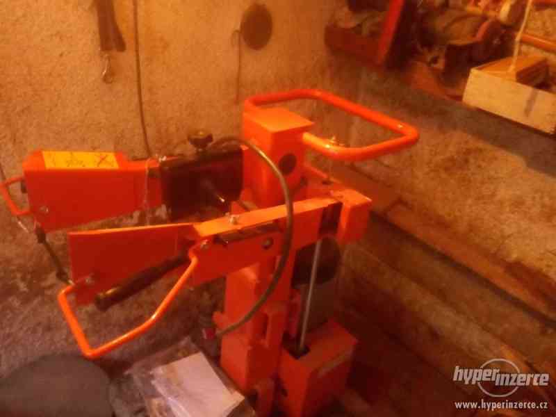 NEPOUŽÍVANÁ štípačka na dřevo v záruce! - foto 2