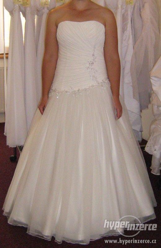 Korzetové svatební šaty Madora + závoj - foto 3