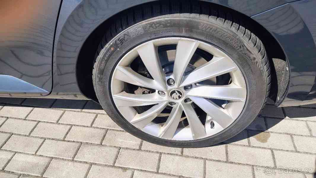 Škoda Superb 2,0 TSI 206kW DSG 4x4 - foto 16