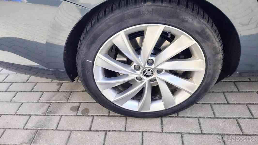 Škoda Superb 2,0 TSI 206kW DSG 4x4 - foto 18