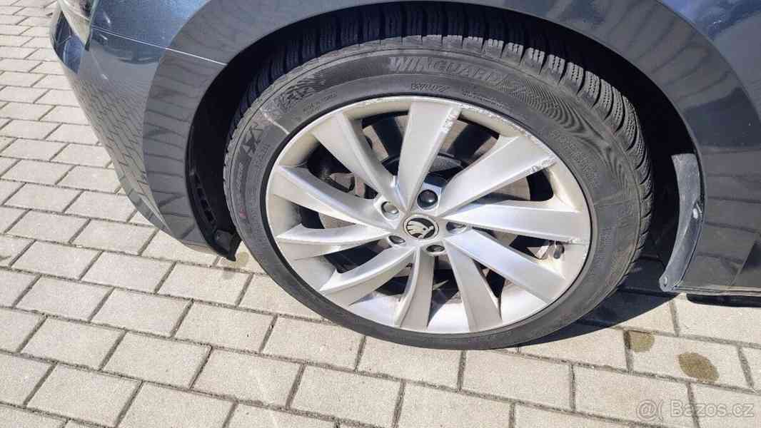 Škoda Superb 2,0 TSI 206kW DSG 4x4 - foto 13