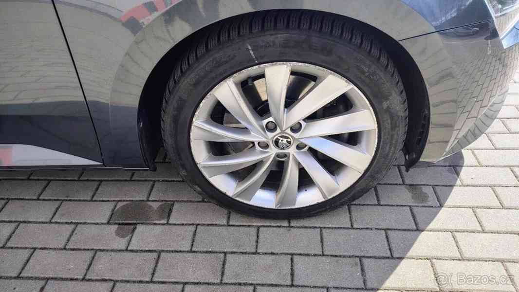 Škoda Superb 2,0 TSI 206kW DSG 4x4 - foto 17
