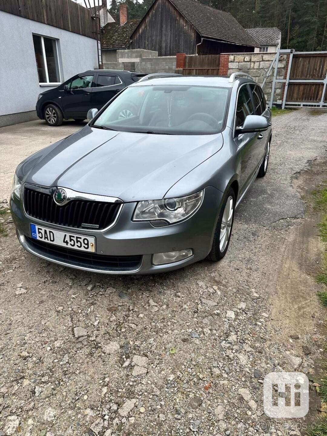 Škoda Superb 1,6   2011 | kožený interiér - foto 1