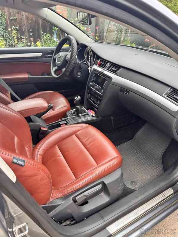 Škoda Superb 1,6   2011 | kožený interiér - foto 4