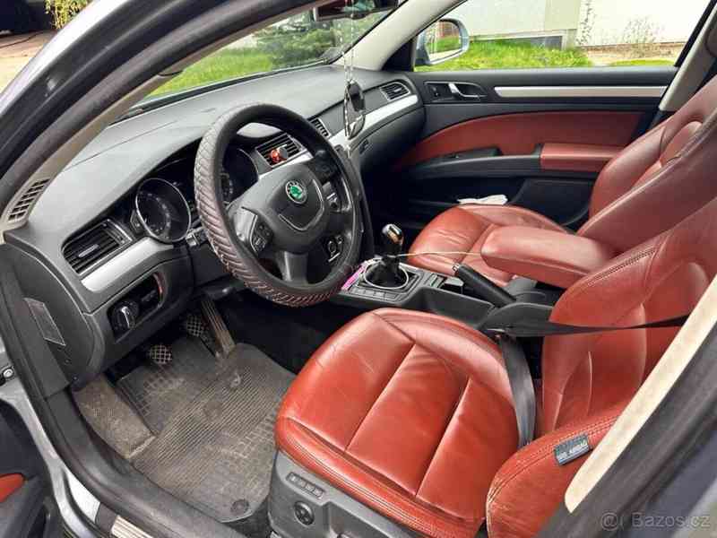Škoda Superb 1,6   2011 | kožený interiér - foto 3
