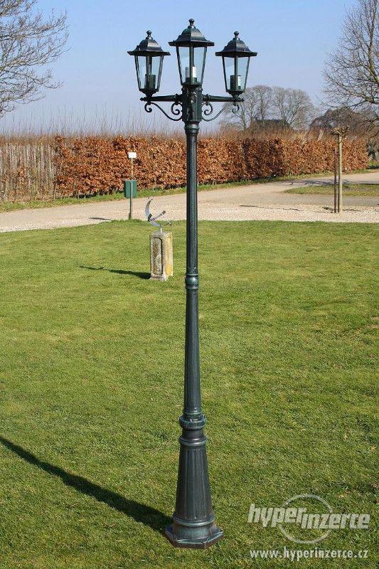 Nová zahradní tříramenná stojanová hliníková lampa 230 cm - foto 1