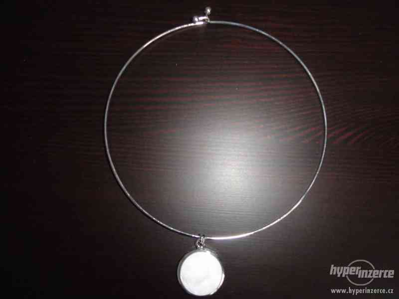 Náhrdelník perleťové kolečko na obruči - foto 3