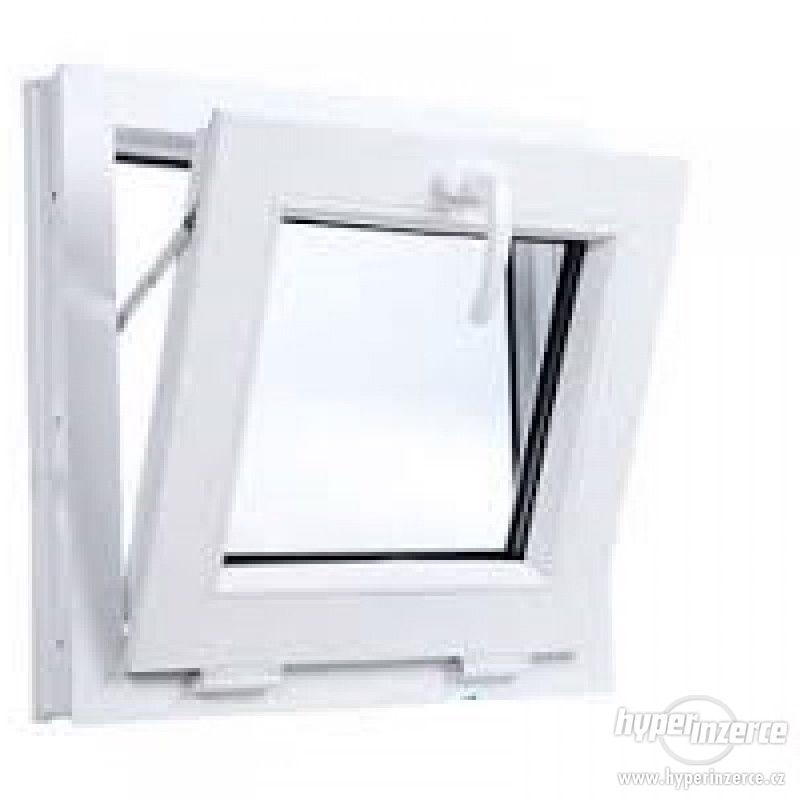 plastové okno výklopné bílé 400x400 -Akce - bazar - Hyperinzerce.cz