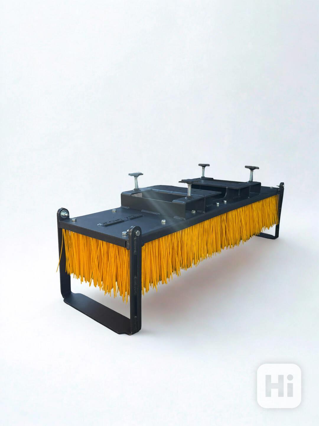 Zametací kartáč/smeták pro bagry a vysokozdvižné vozíky 150  - foto 1