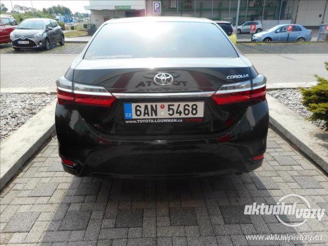 Toyota Corolla 1.6, benzín, automat, 2017, navigace - foto 3