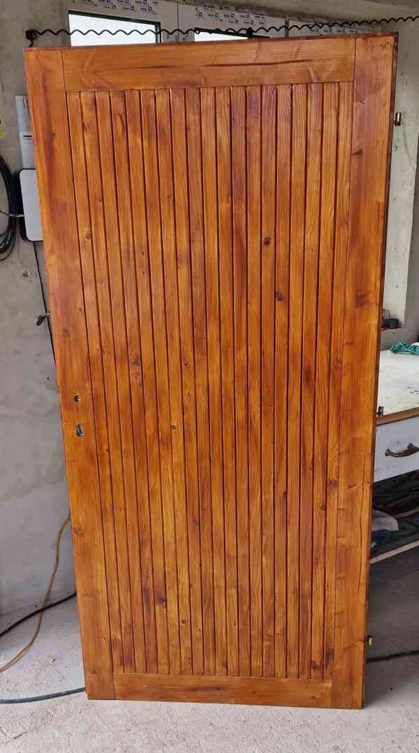Nové venkovní dveře, dřevěné, zateplené, 90 cm levé  - foto 2