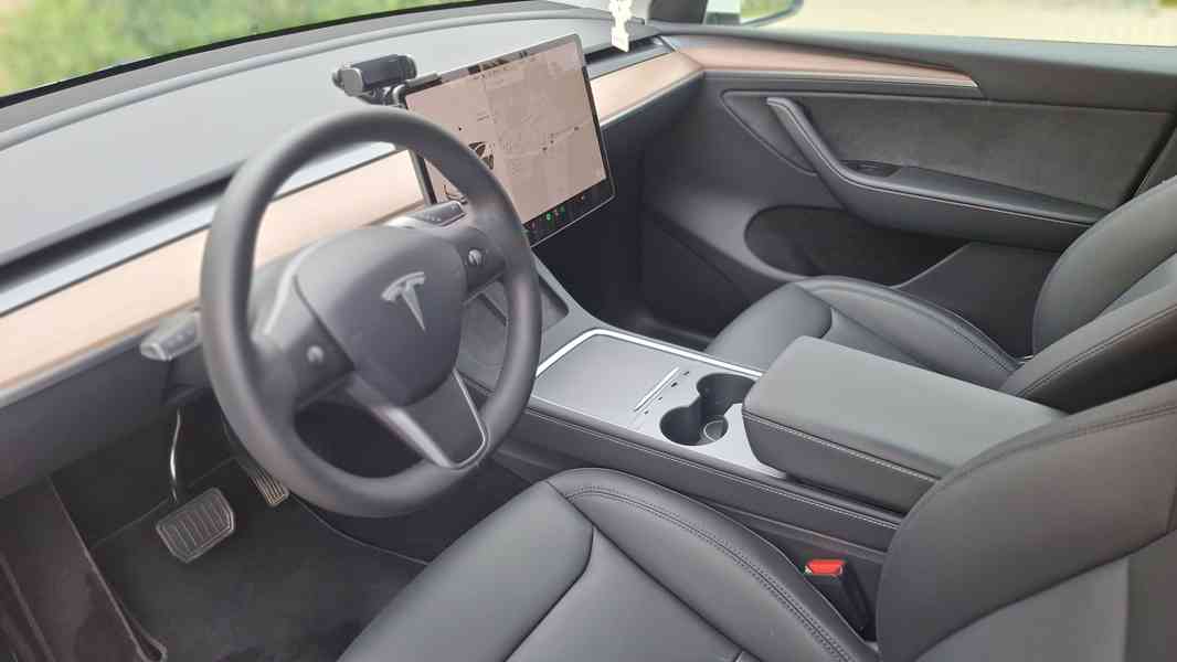 Tesla Y - foto 6