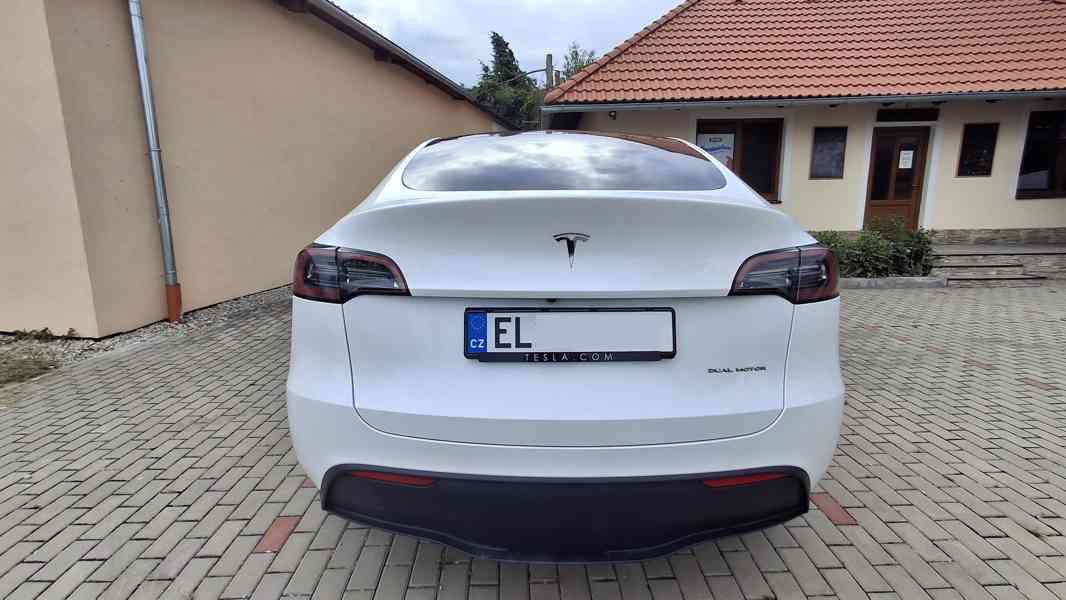 Tesla Y - foto 3
