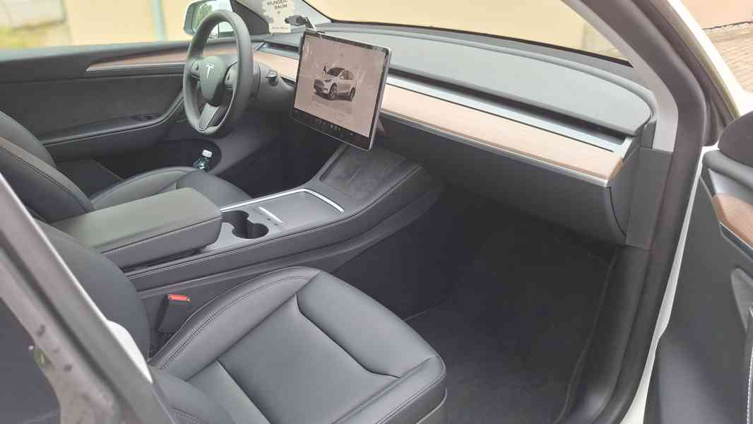 Tesla Y - foto 7