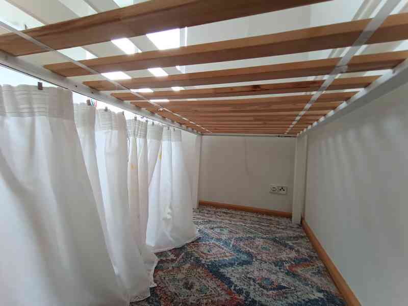 Vyvýšená dětská postel 90x200 - foto 6