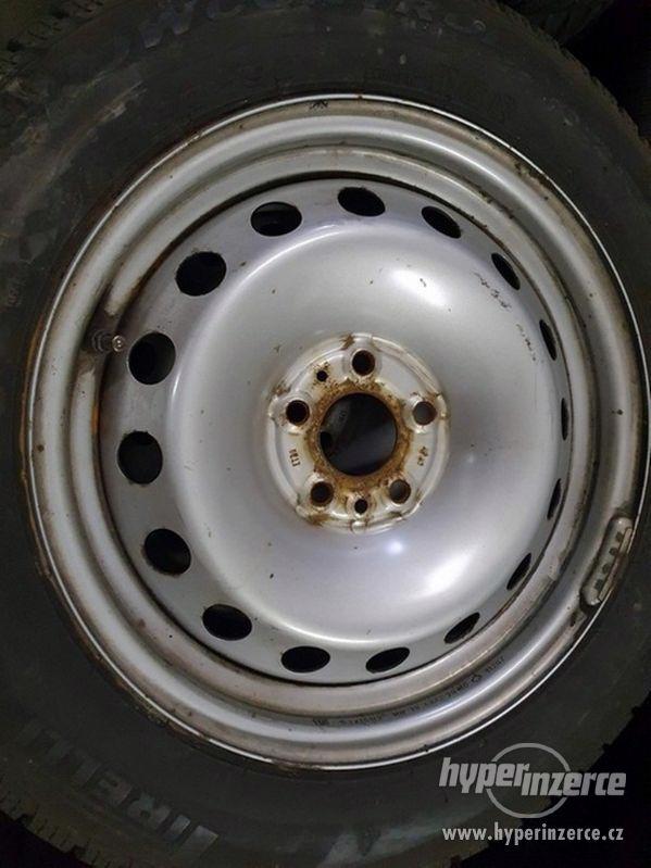 Plechove disky orig. Fiat 5x98 6jx15 et39 pneu zimní pirelli - foto 2