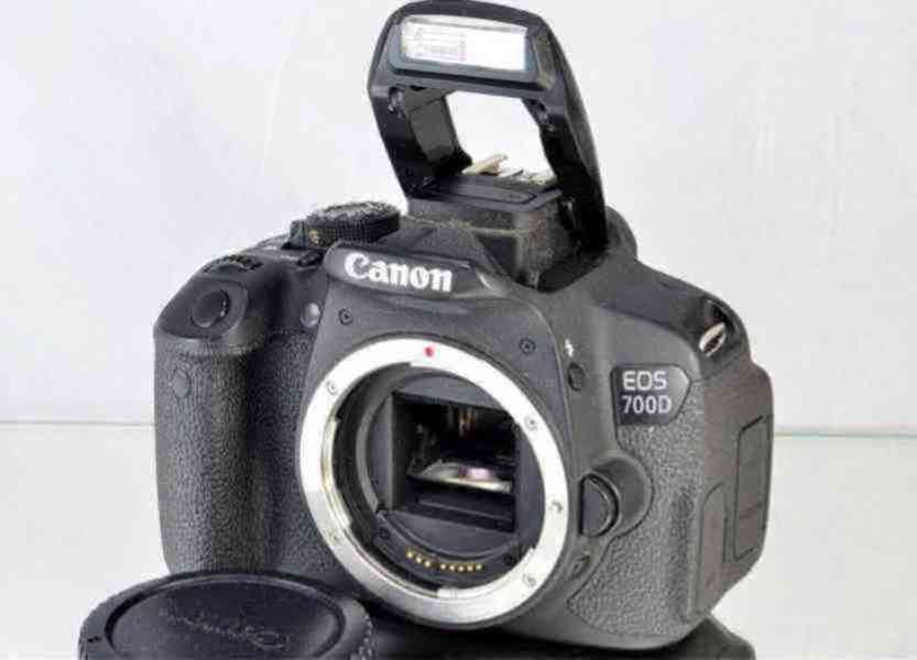 Canon EOS 700D **18 Mpix, Full HD Video*DIGIC 5**37100 exp - foto 2