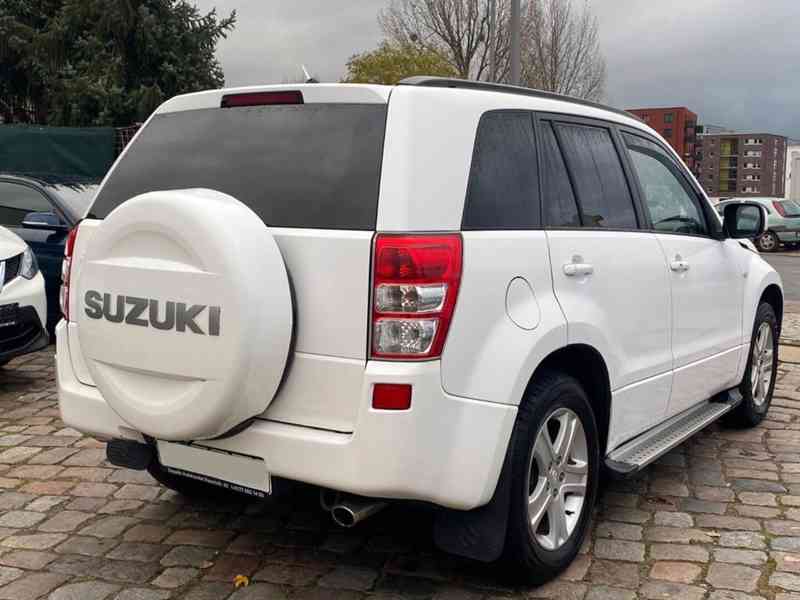 Suzuki Grand Vitara 2,0i Aut. Comfort 4x4 benzín 103kw - foto 20