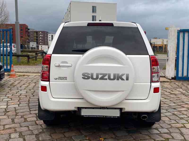 Suzuki Grand Vitara 2,0i Aut. Comfort 4x4 benzín 103kw - foto 25