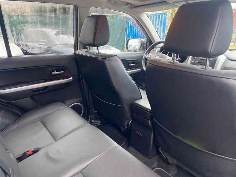 Suzuki Grand Vitara 2,0i Aut. Comfort 4x4 benzín 103kw - foto 21