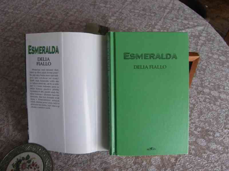 Esmeralda - román - foto 2