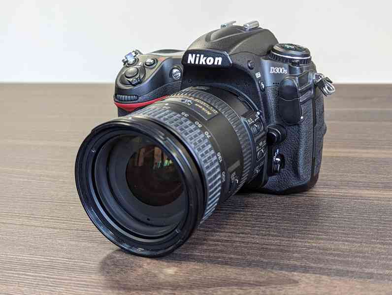Nikon D300s - tělo - foto 2