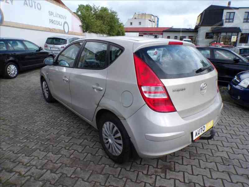 Hyundai i30 1,4 16V KLIMA - foto 3
