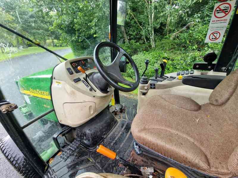 Kompaktní traktor John Deere 3720 eHydro 44hp - foto 5