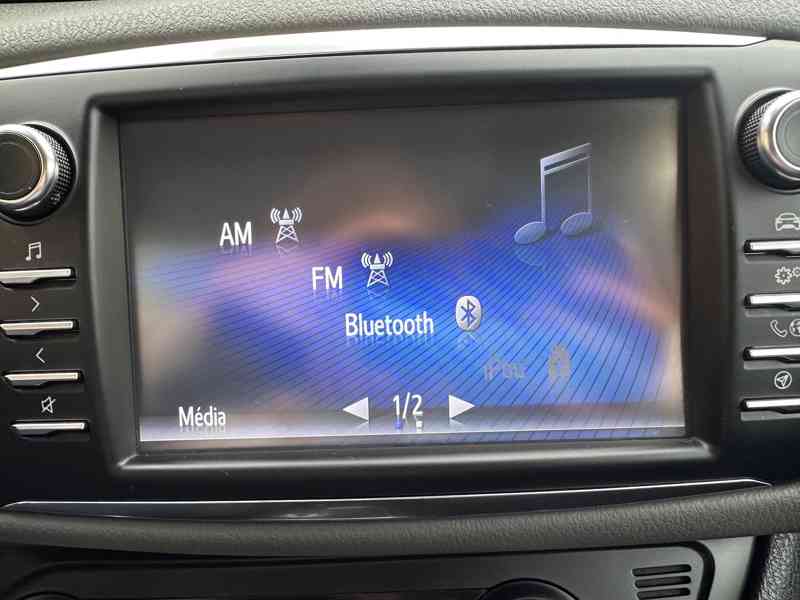 Toyota Yaris 1.5 Hybrid 74kW/1MAJ/77tisKM - foto 28