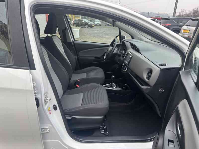 Toyota Yaris 1.5 Hybrid 74kW/1MAJ/77tisKM - foto 19