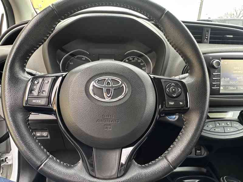 Toyota Yaris 1.5 Hybrid 74kW/1MAJ/77tisKM - foto 23