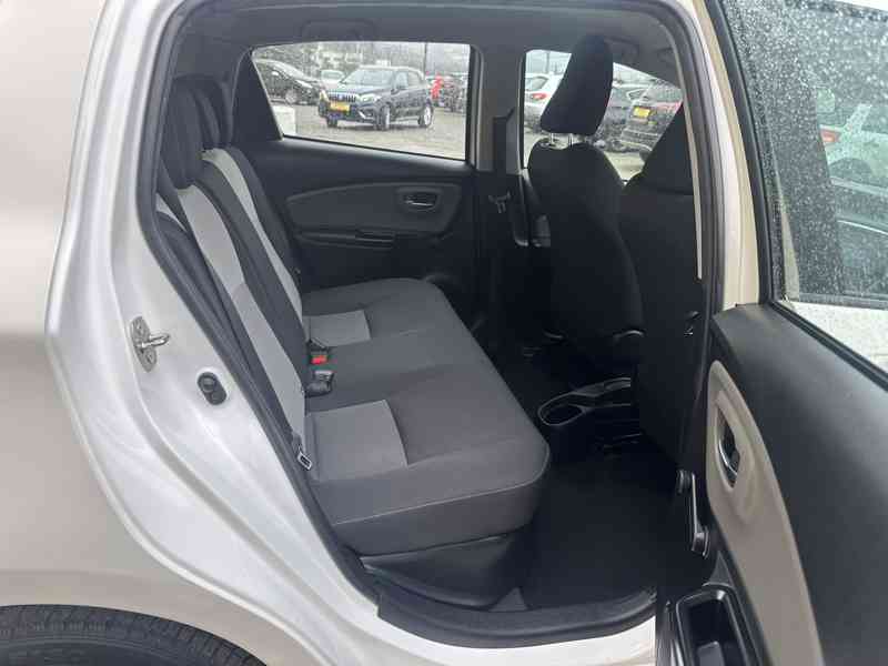 Toyota Yaris 1.5 Hybrid 74kW/1MAJ/77tisKM - foto 17