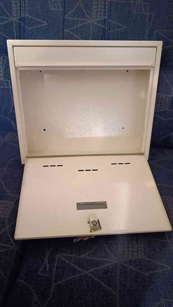 Poštovní schránka bílá - foto 2