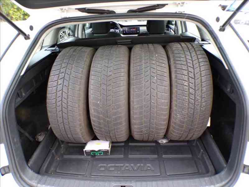 Škoda Octavia 2,0 TDI KOUPENO NOVÉ V ČR-DPH - foto 11