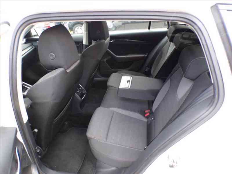 Škoda Octavia 2,0 TDI KOUPENO NOVÉ V ČR-DPH - foto 10