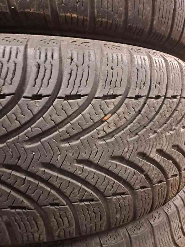 Pneu 205/55 R16 zimní, cena za sadu čtyř kusů 990 kč. K vyz - foto 2