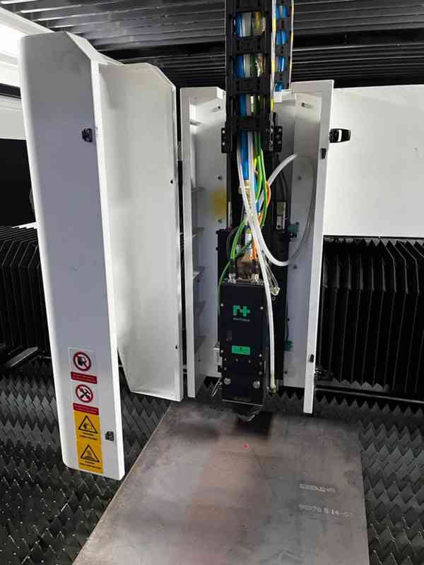 Vláknový laserový řezací stroj na plechy TVARcut LF 3015 GA - foto 6