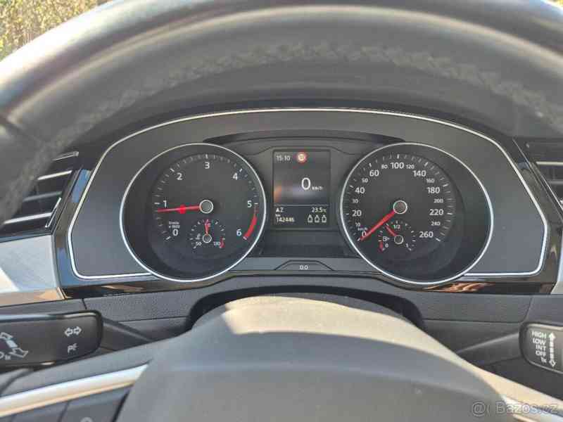 Volkswagen Passat 2,0   110KW r 2022 Business, manuál - foto 15